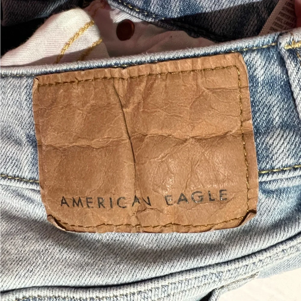 American Eagle Distressed Light Wash Slim Straight Jeans 33x32